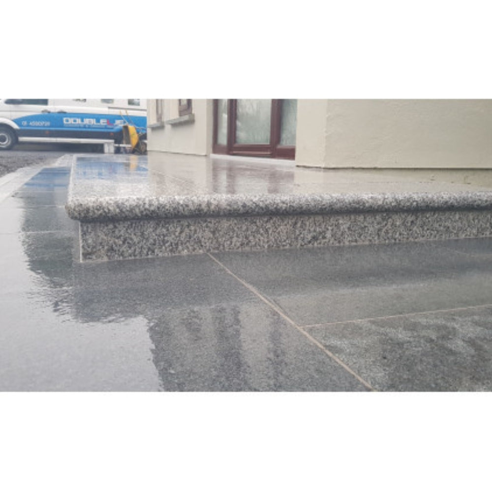 Silver Granite Bullnosed Step Corner